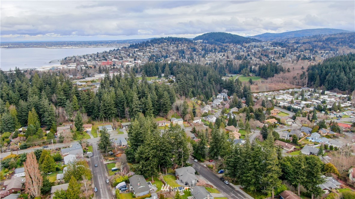 508 Cypress Road Bellingham, WA 98225 - Photo 40 of 40 a view of a city with mountains in the background