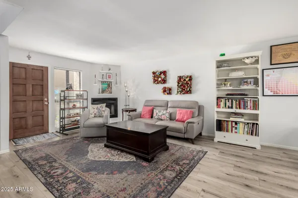 $279,900 | 1401 East Puget Avenue, Unit 4, Phoenix, AZ 85020