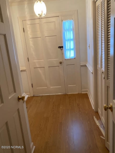 3602 Yarmouth Road New Bern, NC 28562 - Photo 2 of 31 Foyer