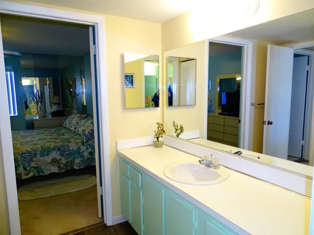 $1,700 | 409 Pine Glen Lane, Unit A2, Greenacres, FL 33463