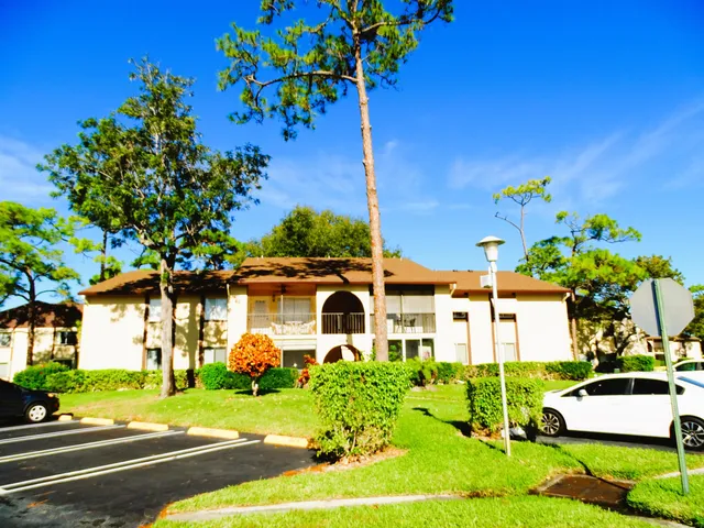 $1,700 | 409 Pine Glen Lane, Unit A2, Greenacres, FL 33463