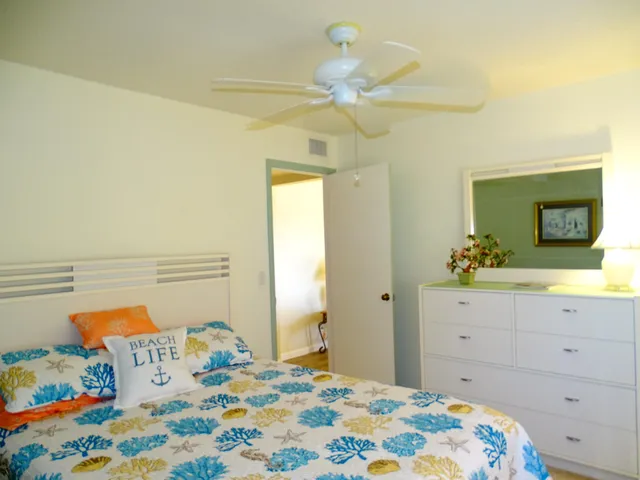 $1,700 | 409 Pine Glen Lane, Unit A2, Greenacres, FL 33463