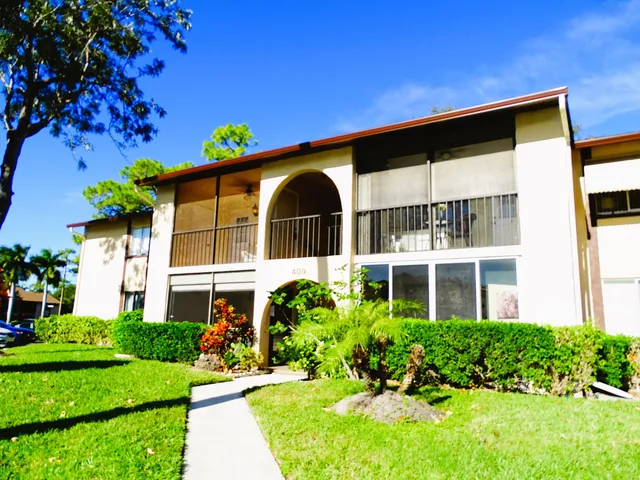 $1,700 | 409 Pine Glen Lane, Unit A2, Greenacres, FL 33463