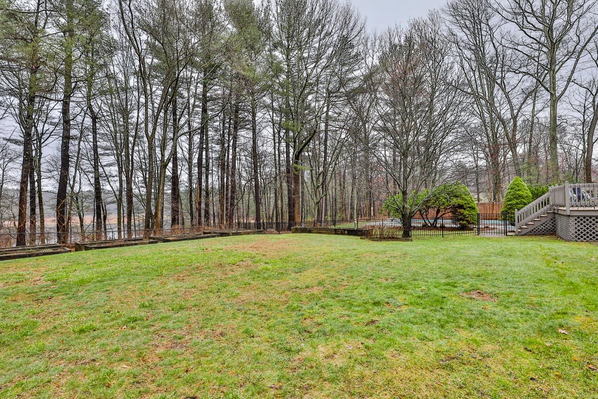 102 Blueberry Road Windham, NH 03087 - Photo 5 of 40