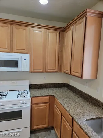 $1,950 | 7510 Perla Del Mar Avenue, Las Vegas, NV 89179
