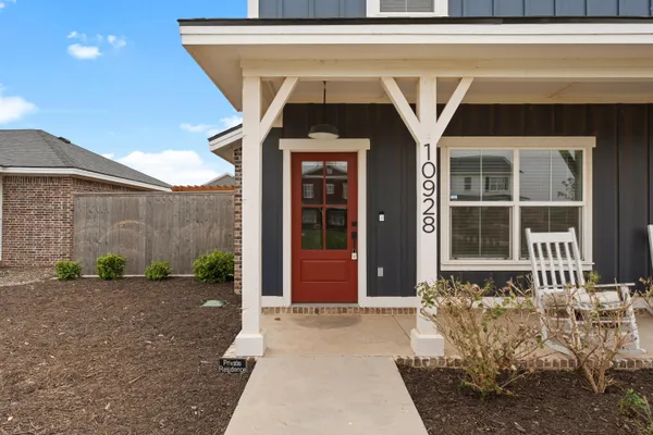 $2,400 | 10928 Norwich Avenue, Lubbock, TX 79424