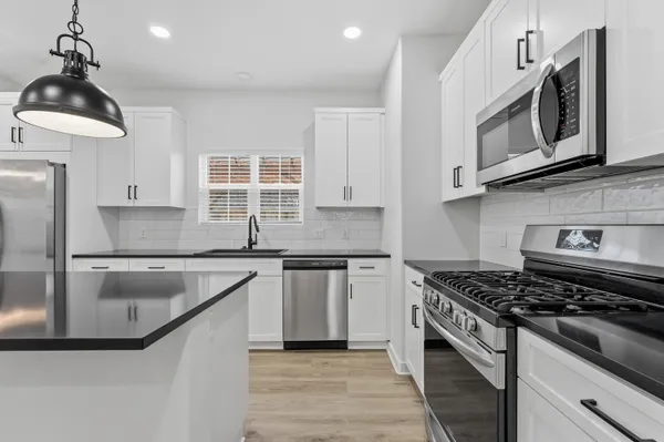 $2,400 | 10928 Norwich Avenue, Lubbock, TX 79424