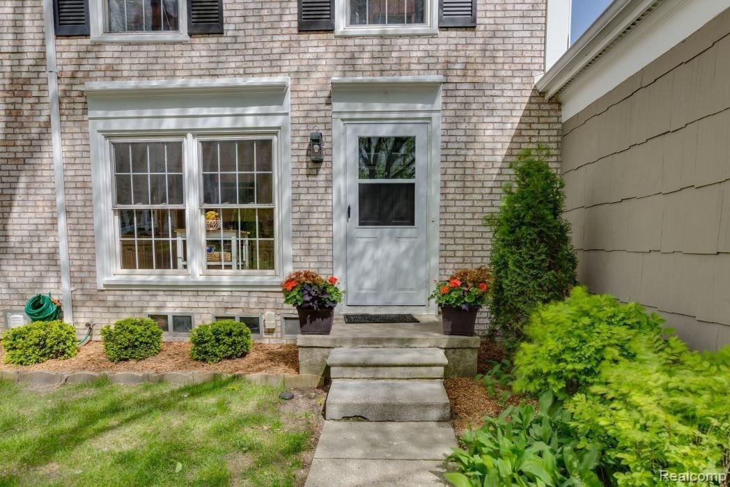 Exterior Entry