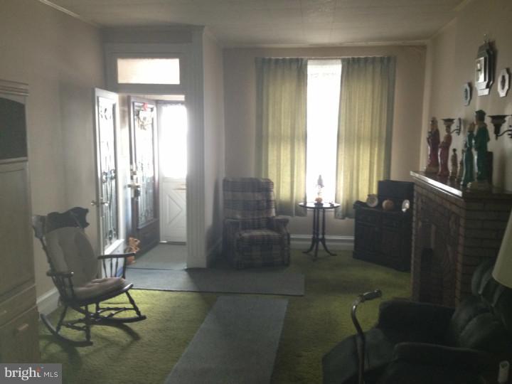 914 Robeson Street Reading, PA 19604 - Photo 2 of 4 Living Room