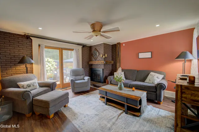 $299,900 | 10 North Boulevard, Gloversville, NY 12078