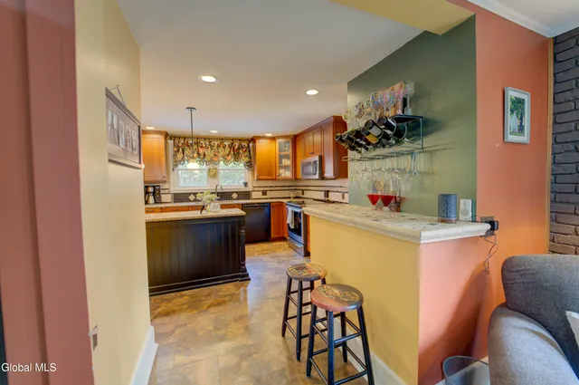 $299,900 | 10 North Boulevard, Gloversville, NY 12078