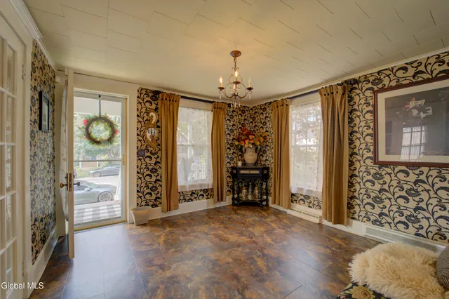 $299,900 | 10 North Boulevard, Gloversville, NY 12078