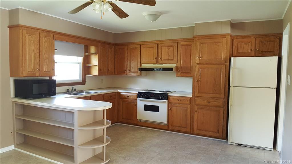 2138 Reeves Road Lancaster, SC 29720 - Photo 3 of 12 Gallery Image 3