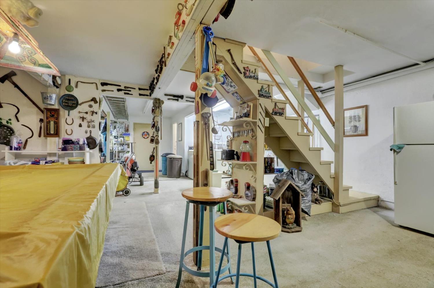 351 Silver Tip Springs Road Strawberry Valley, CA 95981 - Photo 31 of 57 a view of hall way with furniture