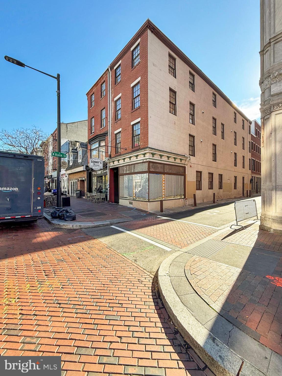 230 Market Street, Unit 4 Philadelphia, PA 19106 - Photo 2 of 10 a view of a large building