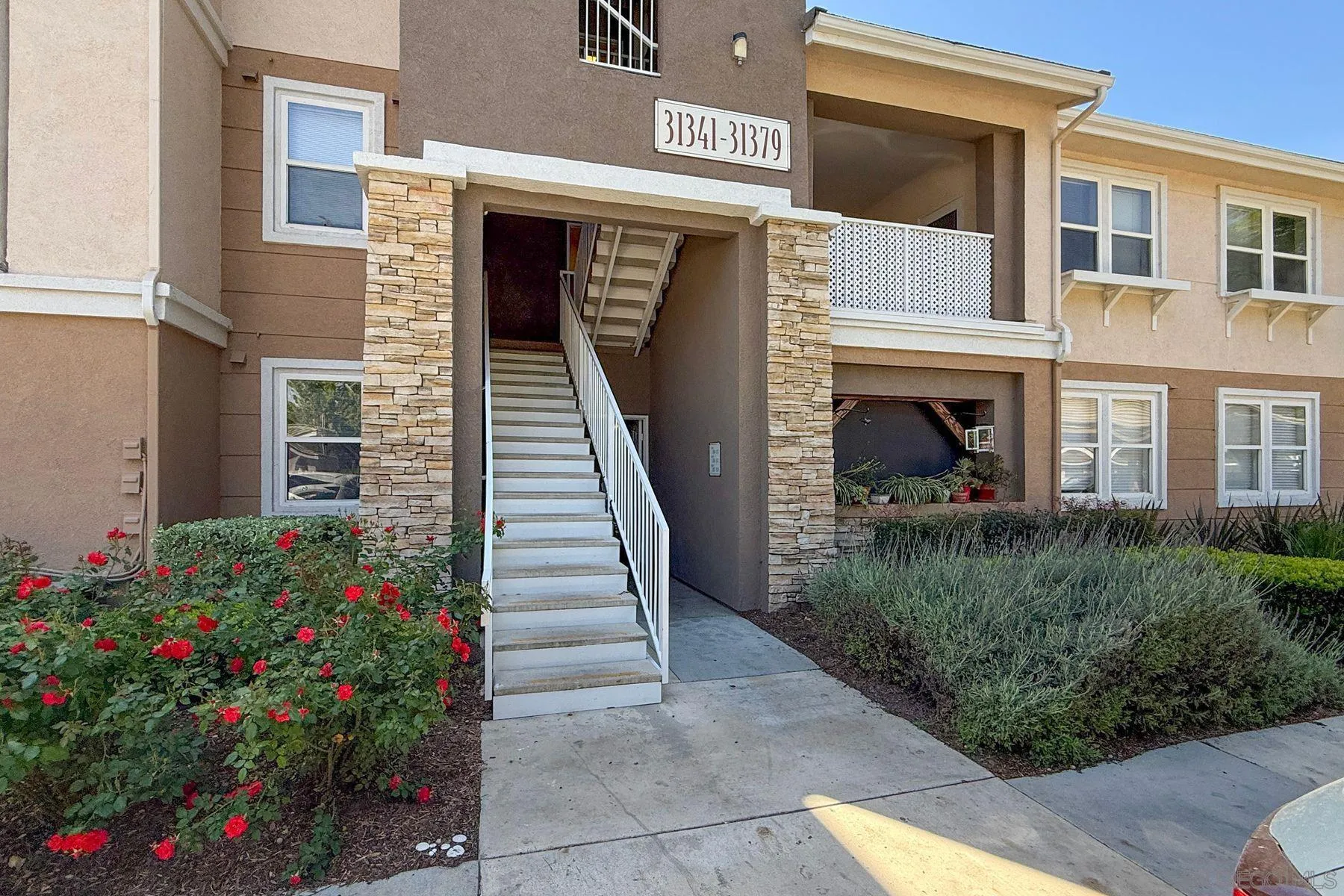 31369 David Temecula, CA 92592 - Photo 2 of 32