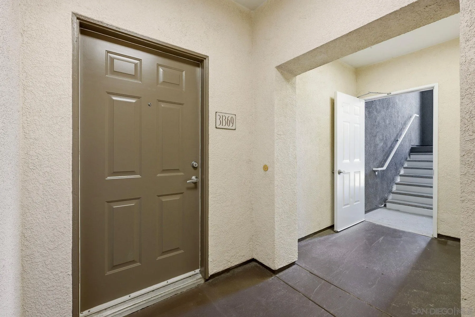 31369 David Temecula, CA 92592 - Photo 3 of 32