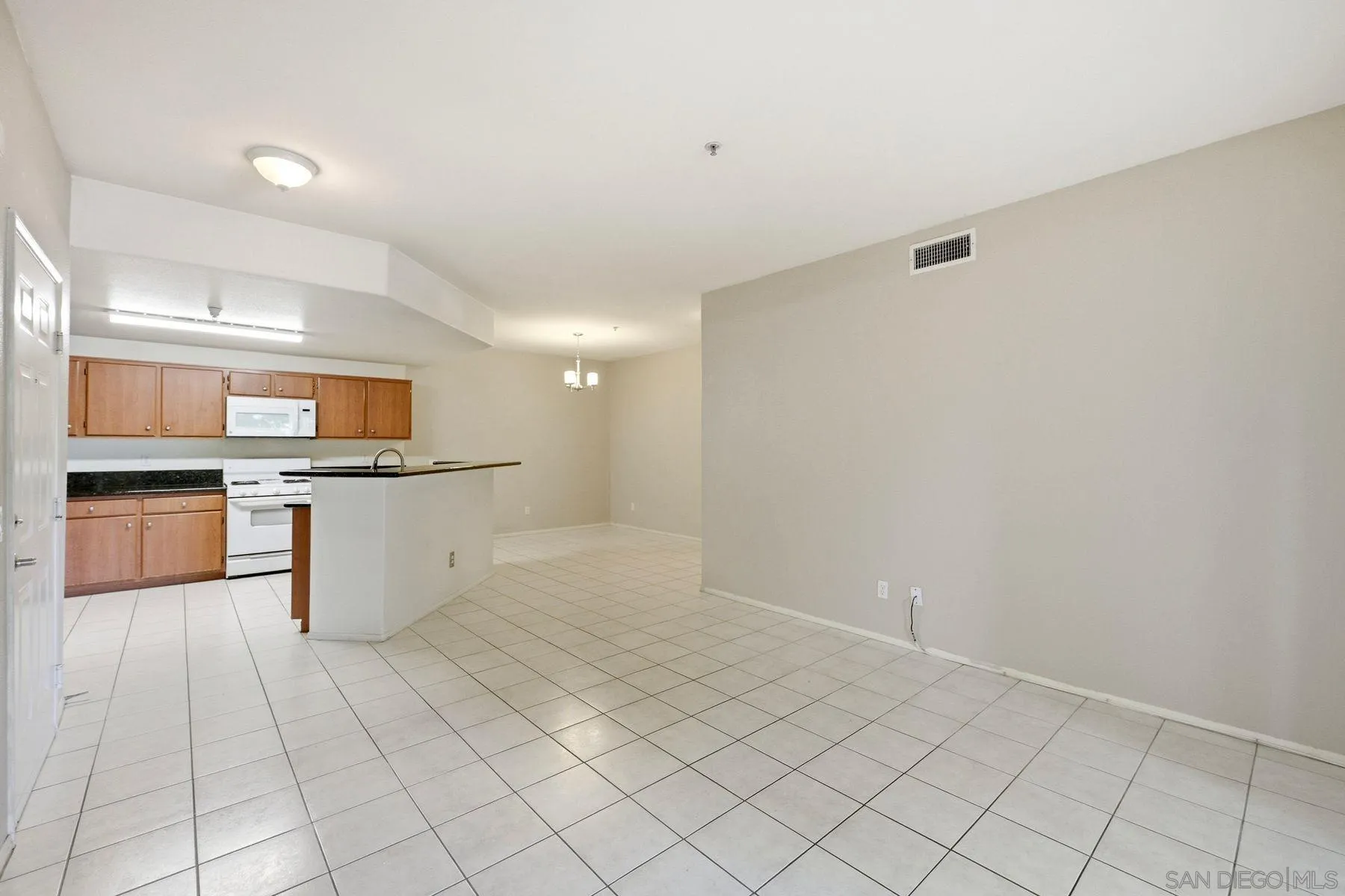 31369 David Temecula, CA 92592 - Photo 5 of 32