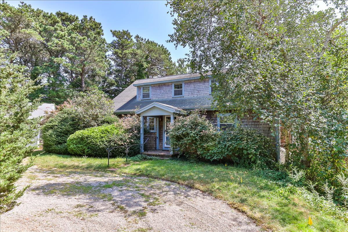 34 Scatteree Road North Chatham, MA 02650 - Photo 32 of 40 a front view of a house with a yard