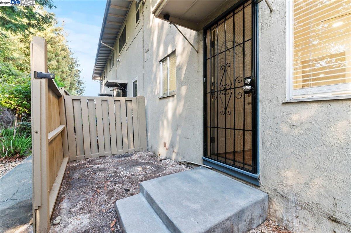 462 Craven Court Hayward, CA 94541 - Photo 20 of 50 a view of a house with backyard and porch
