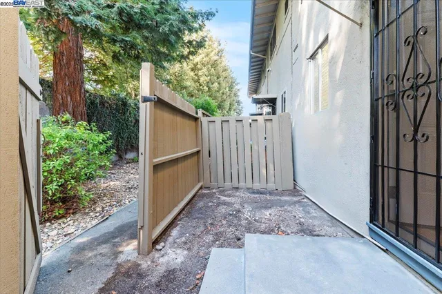 $439,000 | 462 Craven Court, Hayward, CA 94541