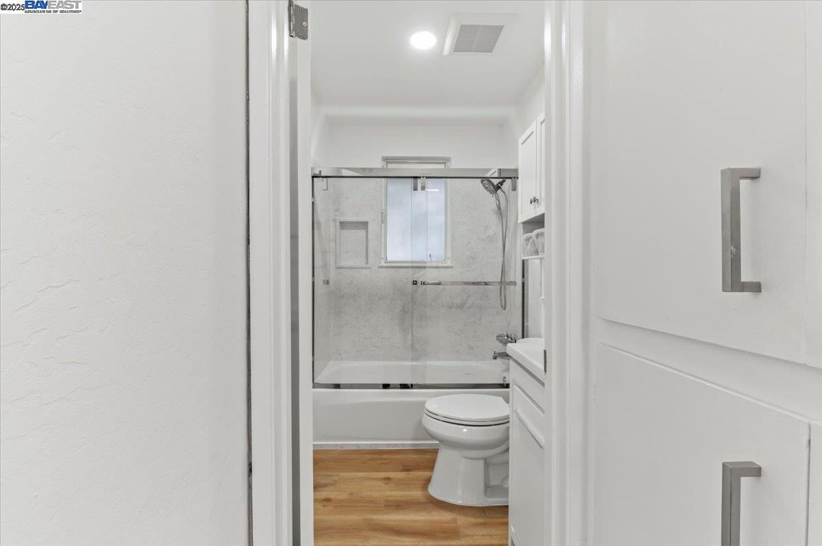 462 Craven Court Hayward, CA 94541 - Photo 32 of 50 a bathroom with a toilet