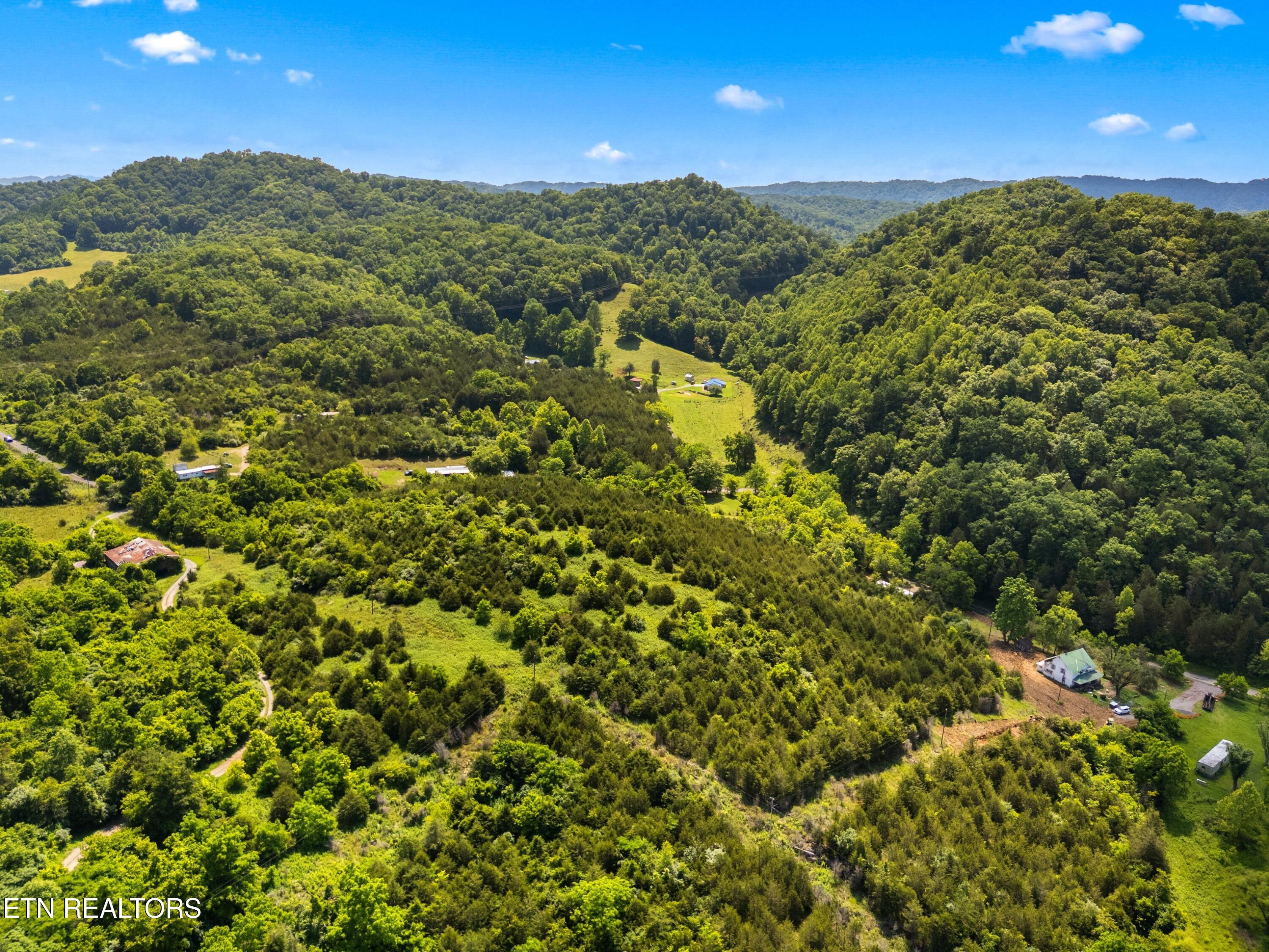 111 Kyle Valley Road Eidson, TN 37731 - Photo 16 of 36 038-111KyleValleyRoad-TN-37731-SMALL