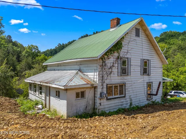 $225,000 | 111 Kyle Valley Road, Eidson, TN 37731