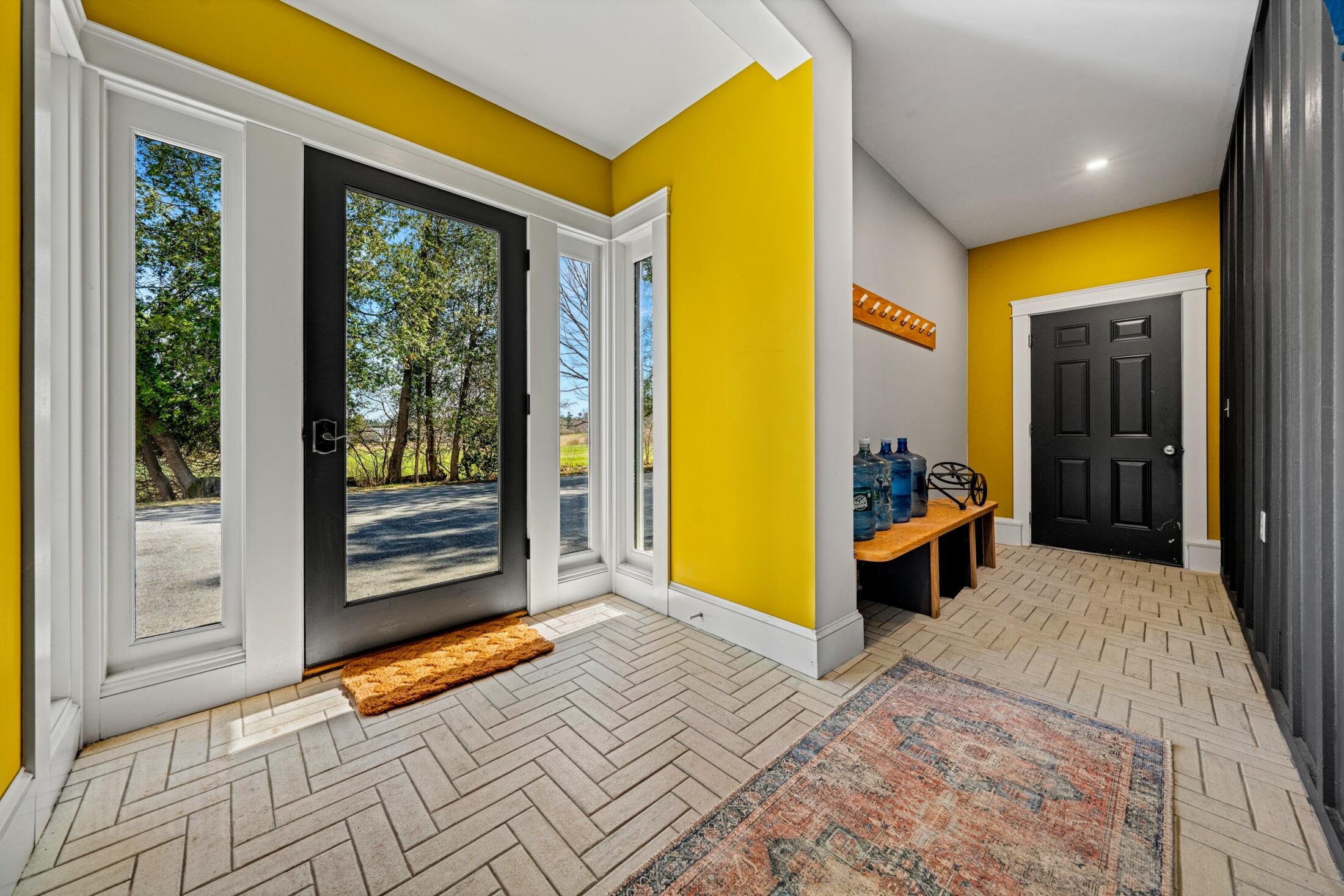 18 Greely Road Cumberland, ME 04021 - Photo 5 of 54 Entryway