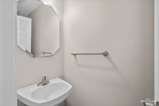 $255,000 | 1636 Linden Park Lane, Aurora, IL 60504