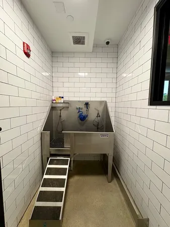 $2,295 | 261 Washington Boulevard, Unit 403, Oak Park, IL 60302