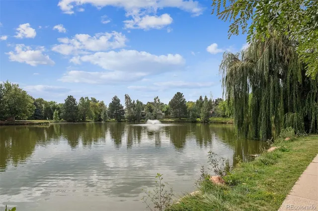 $325,000 | 860 West Moorhead Circle, Unit 2H, Boulder, CO 80305