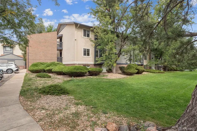 $325,000 | 860 West Moorhead Circle, Unit 2H, Boulder, CO 80305