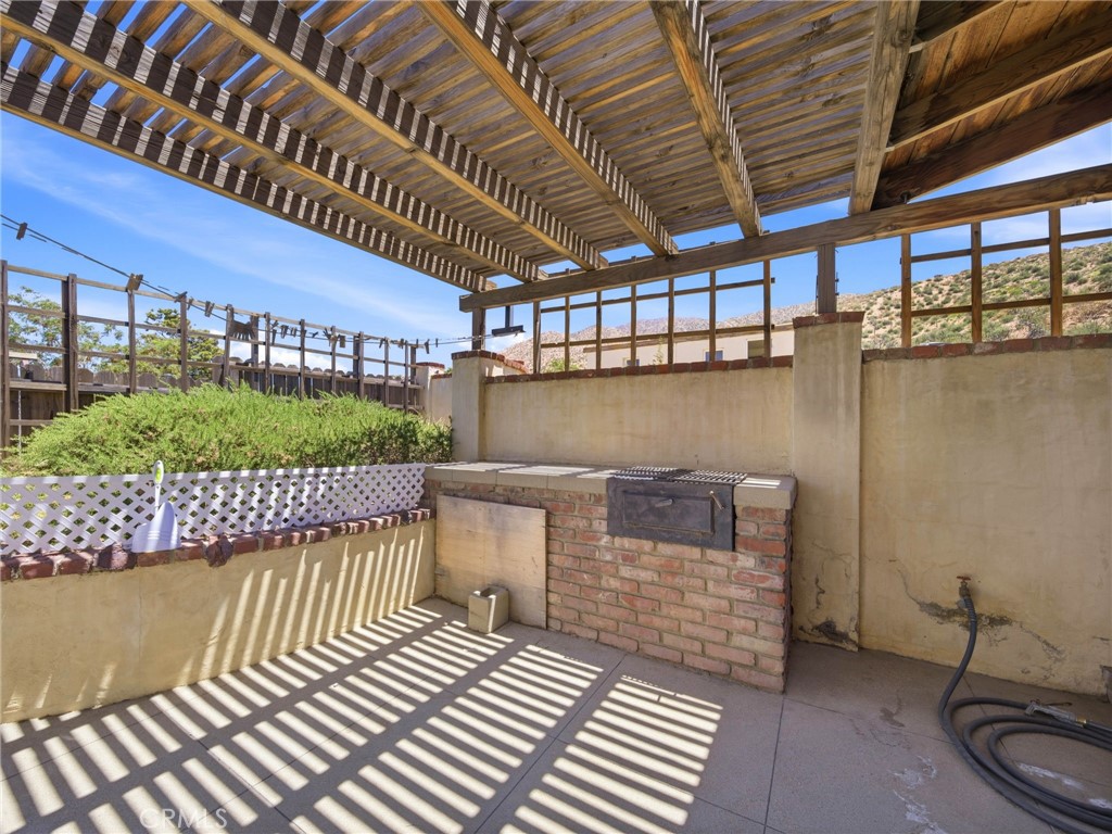 29935 Maypath Road Juniper Hills, CA 93543 - Photo 31 of 65