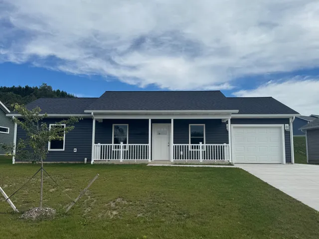 $199,000 | 279 Aspen Hill Drive, Shelby, MI 49455