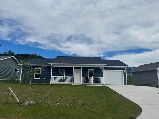 $199,000 | 279 Aspen Hill Drive, Shelby, MI 49455