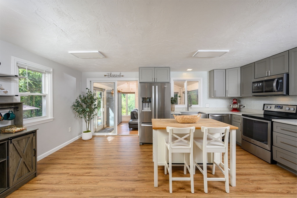 25 Yoke Road, Unit 25 Bridgewater, MA 02324 - Photo 8 of 40 Gallery Image 8
