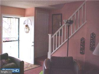 7253 Glenthorne Road Upper Darby, PA 19082 - Photo 3 of 12 Living Room
