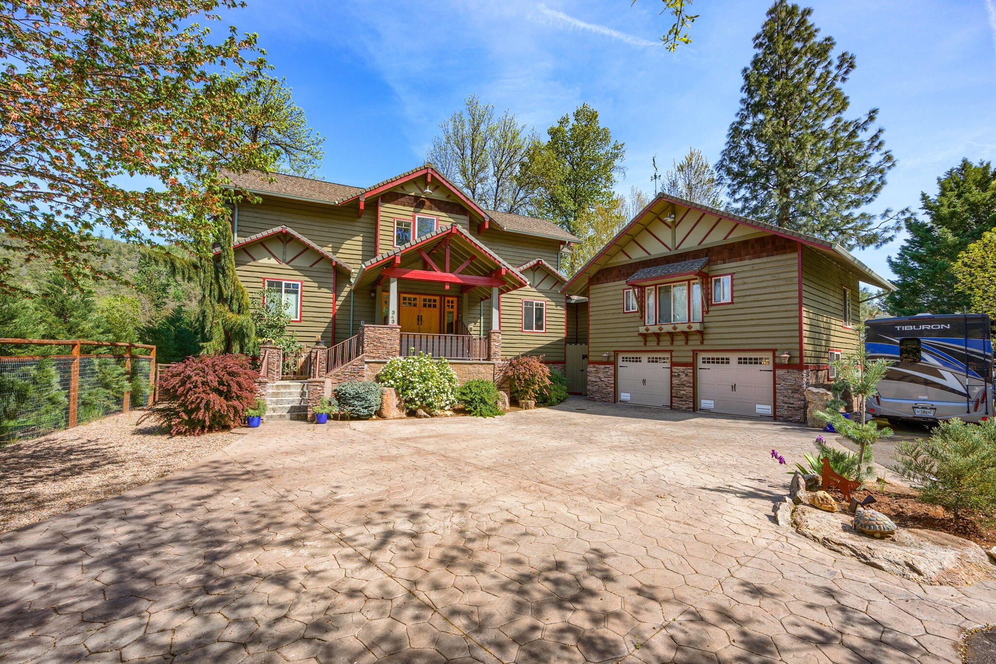 343 Rene Drive Shady Cove, OR 97539 - Photo 83 of 152 Front View