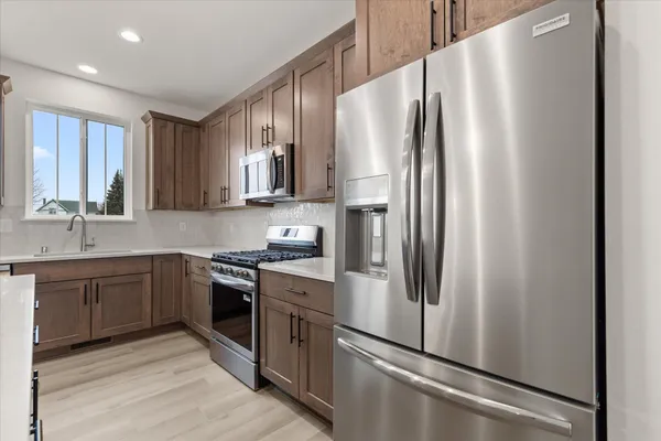 $619,900 | 590 Twin Creeks Drive, Oconomowoc, WI 53066