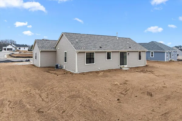 $619,900 | 590 Twin Creeks Drive, Oconomowoc, WI 53066