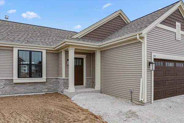 $619,900 | 590 Twin Creeks Drive, Oconomowoc, WI 53066