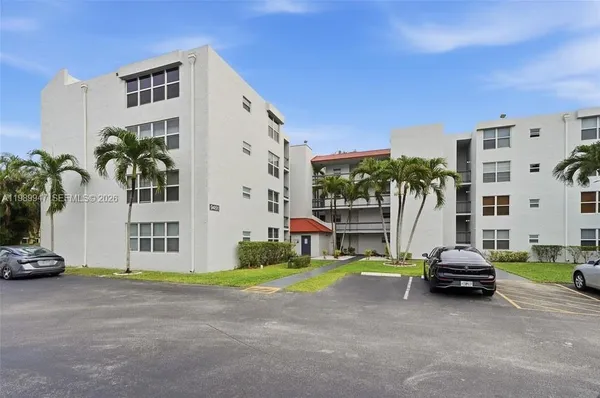 $2,000 | 9421 Evergreen Place, Unit 103, Davie, FL 33324