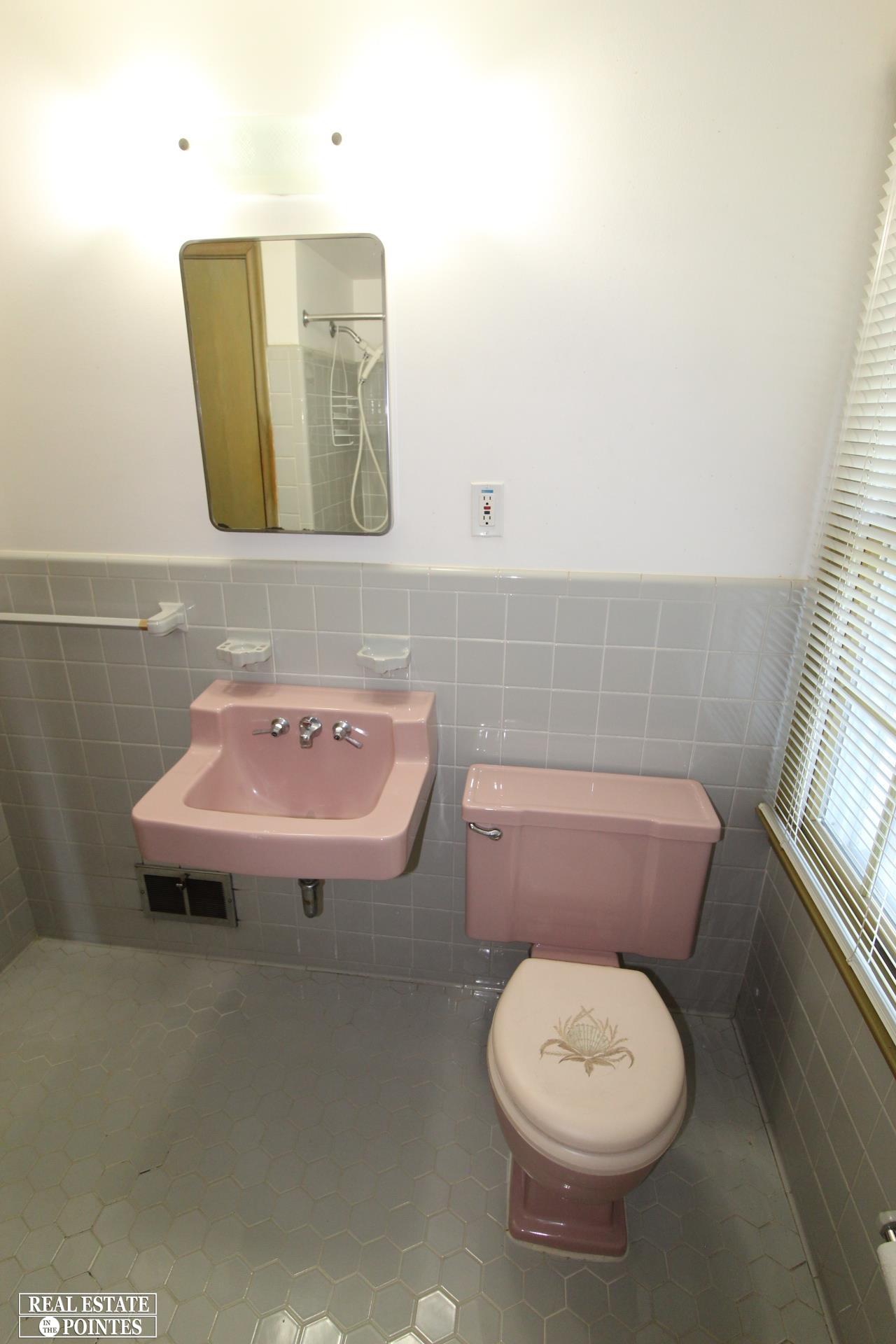1320 Devonshire Road Grosse Pointe Park, MI 48230 - Photo 33 of 57