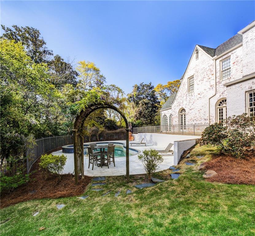 3119 Habersham Road Northwest Atlanta, GA 30305 - Photo 27 of 38