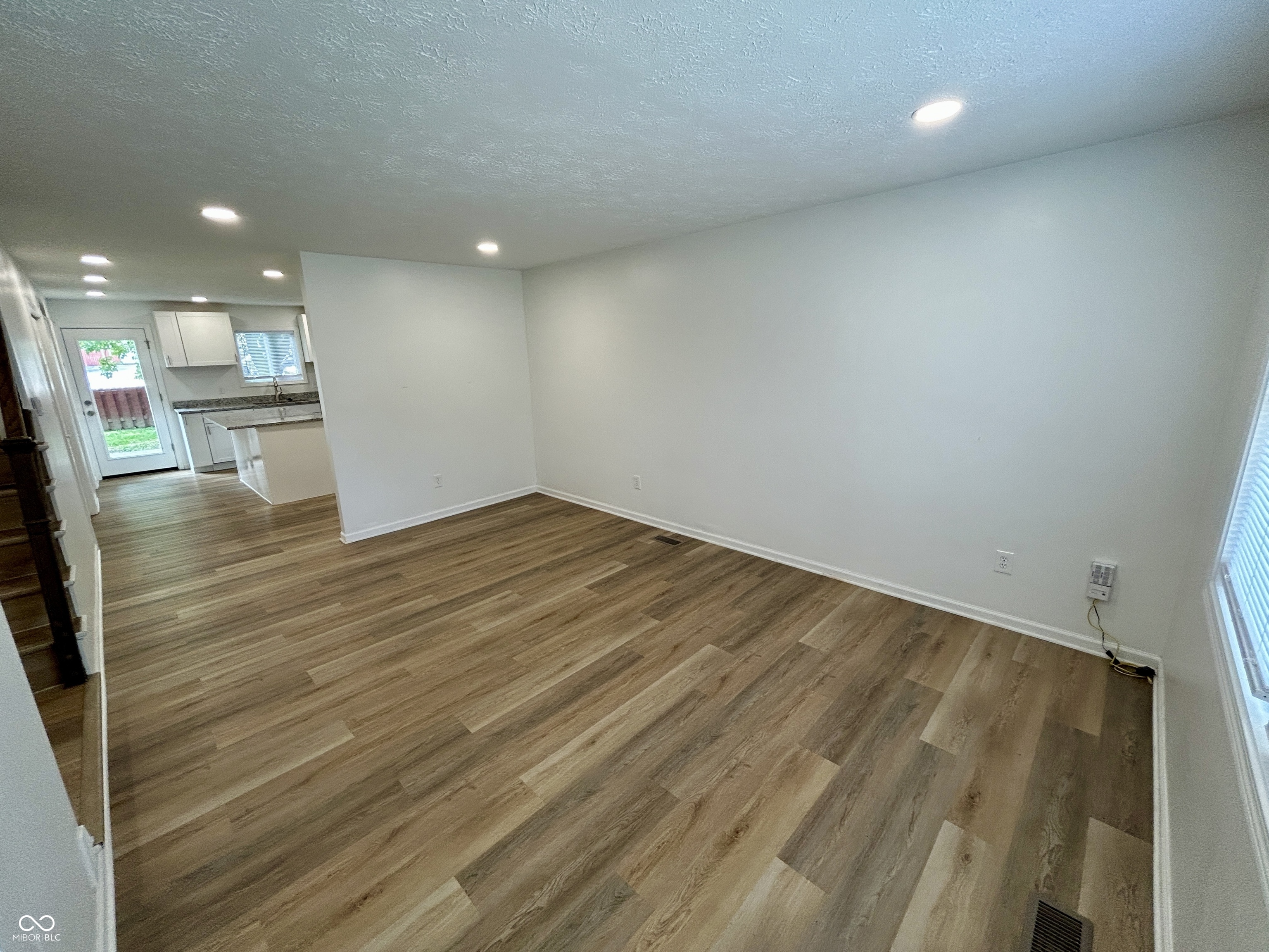 1286 Stonegate Road Greenwood, IN 46142 - Photo 4 of 27