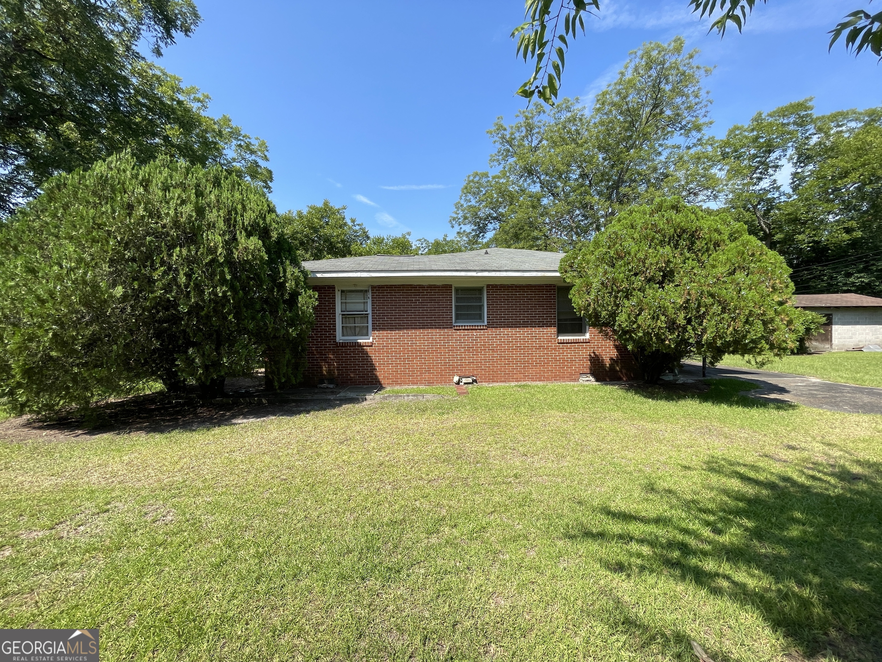 218 Southwest Peter Street Cochran, GA 31014 - Photo 3 of 14