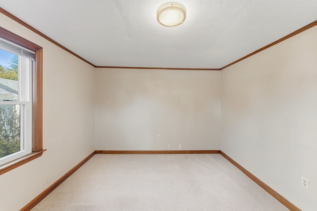 19 Snowling Road Uxbridge, MA 01569 - Photo 13 of 41 Gallery Image 13