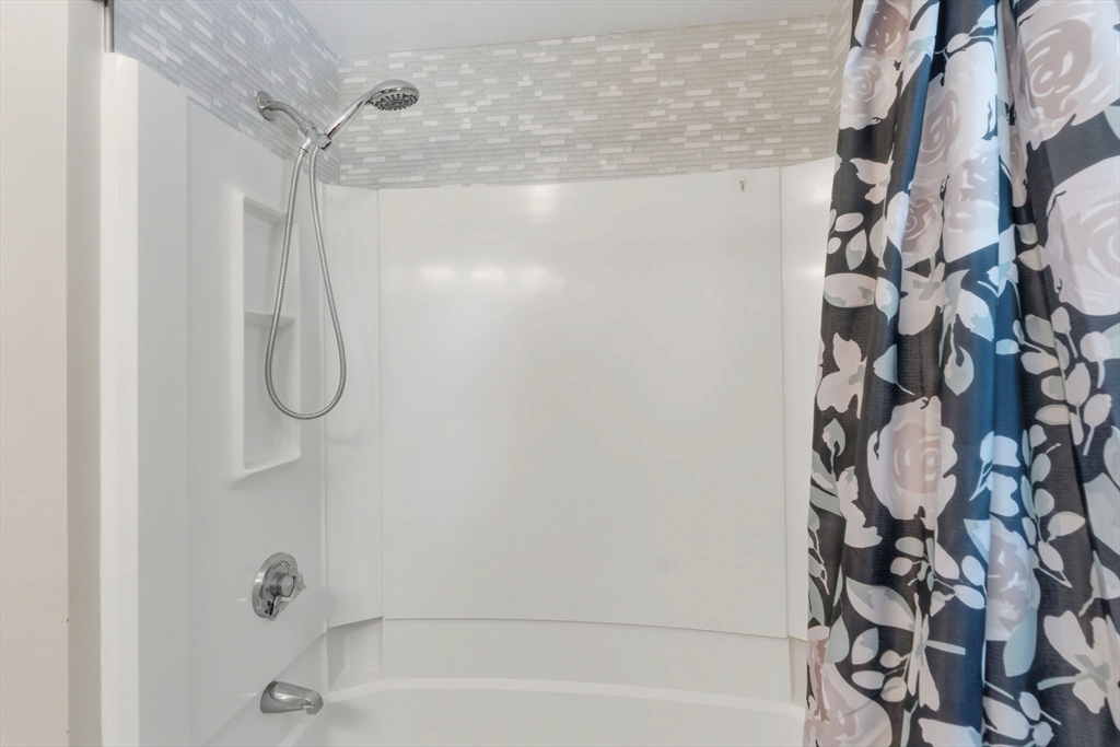 19 Snowling Road Uxbridge, MA 01569 - Photo 18 of 41 Gallery Image 18