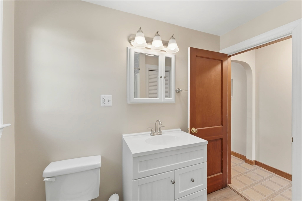 19 Snowling Road Uxbridge, MA 01569 - Photo 19 of 41 Gallery Image 19